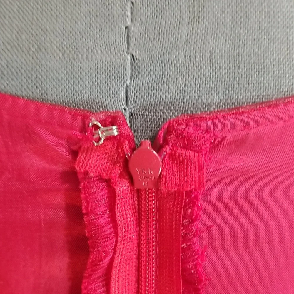 Organza Shimmering red dress approximate size 6 - Picture 14 of 17